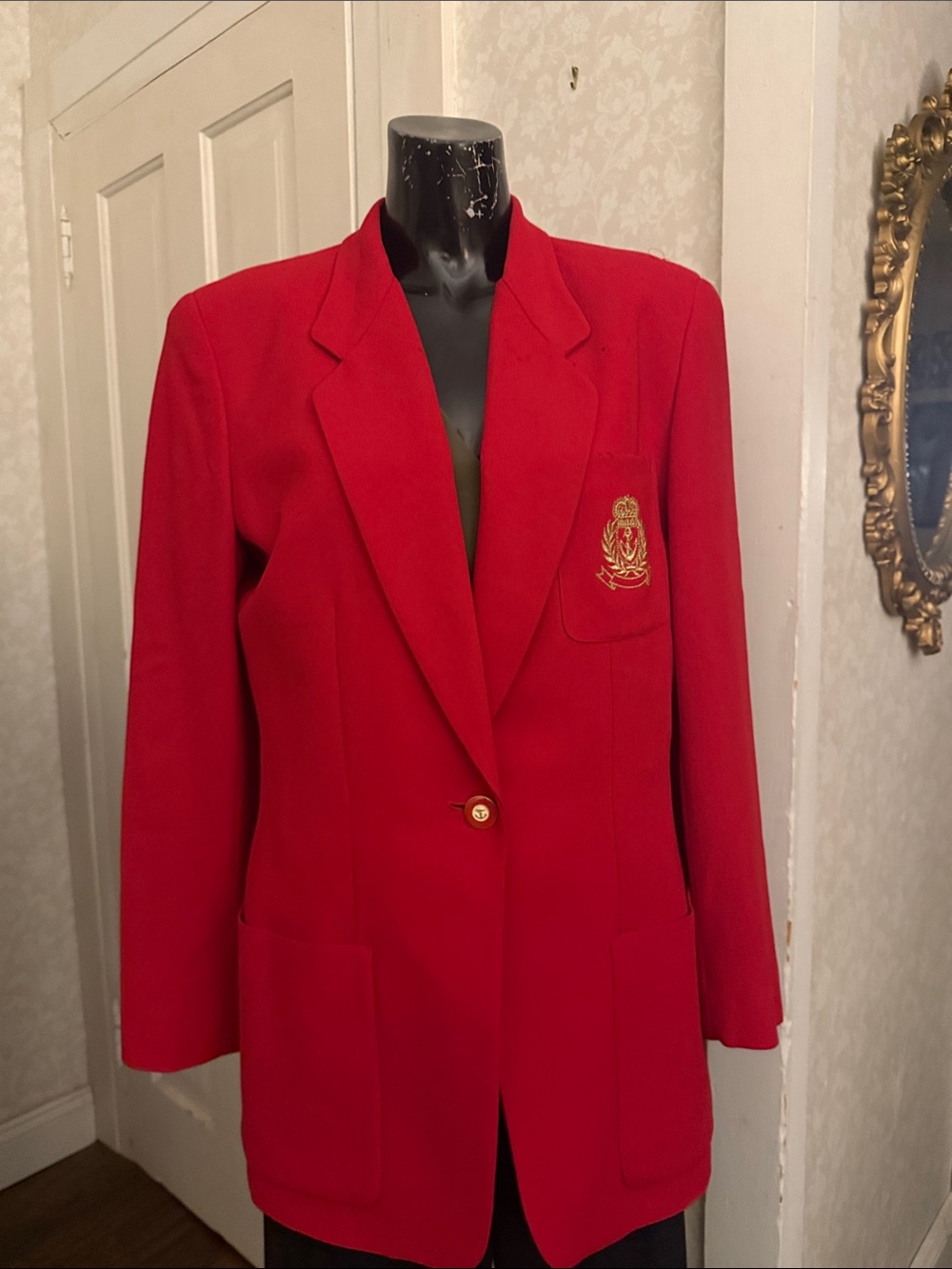 Vintage Liz Clairborne Oversized Red Blazer Gold Buttons Crest Size 6